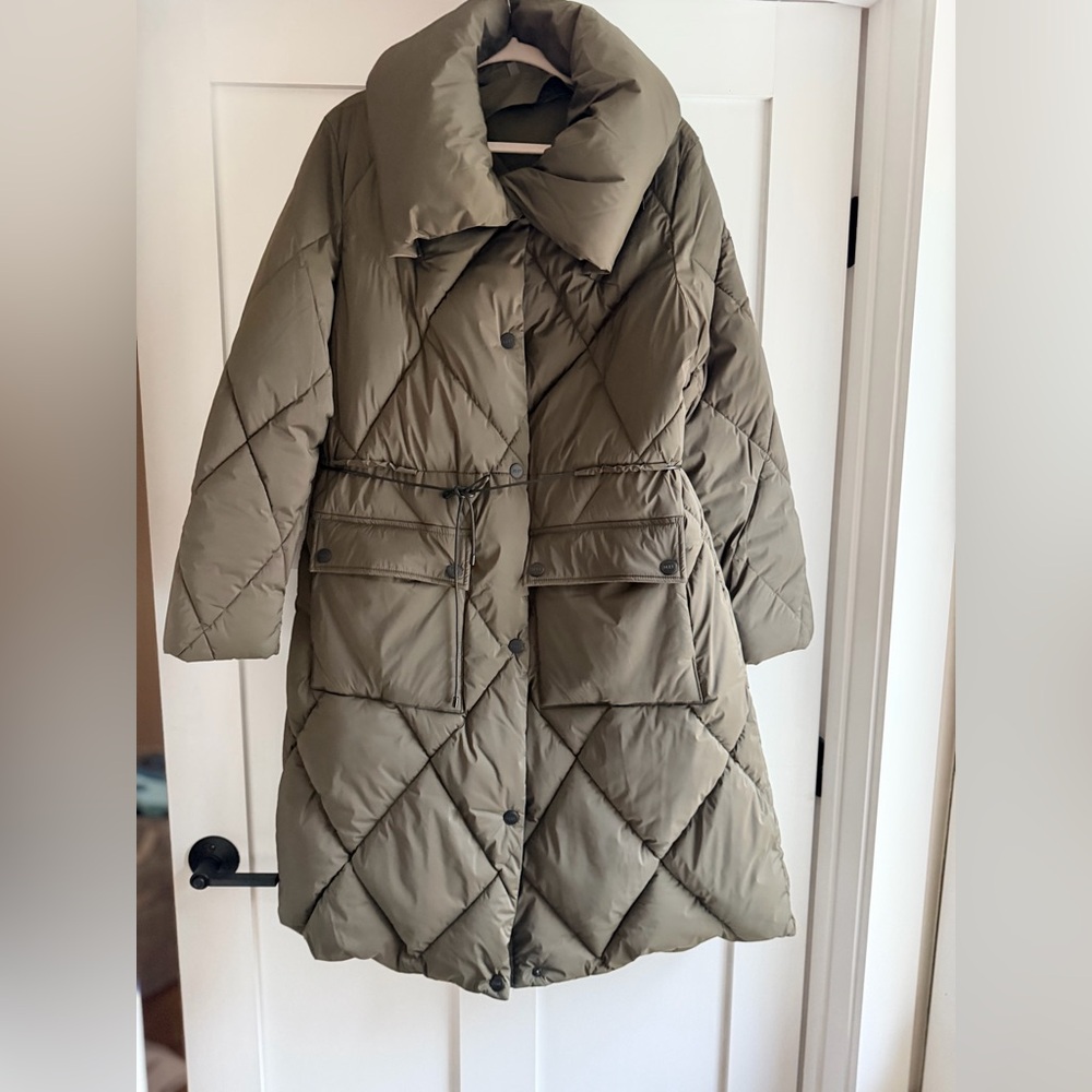 DKNY Women's Pillow-Collar Drawstring Puffer Coat
